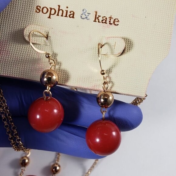 Elegant Red & Gold Beaded Necklace and Earrings Set — Festive Statement Jewelry - Picture 5 of 10